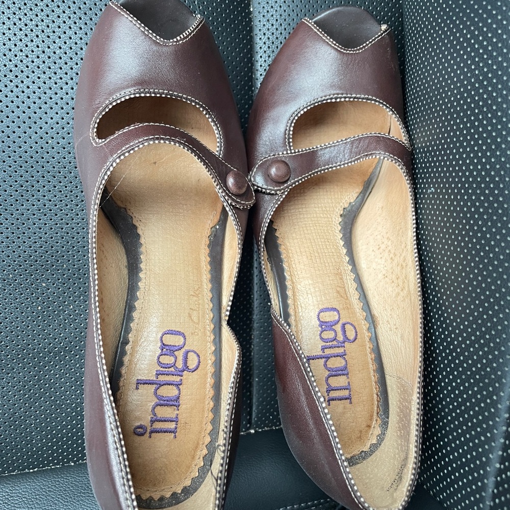 Brown Leather Mary Jane Shoes - Picture 4 of 6